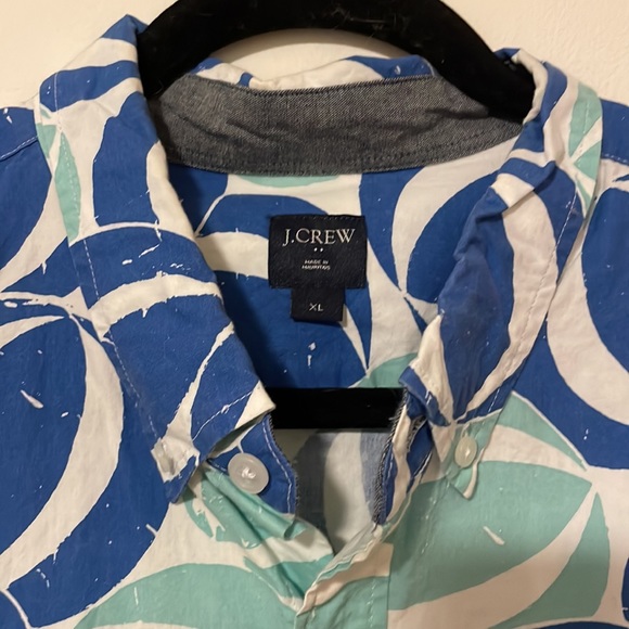 J Crew Beach Ball XL short sleeve button down - Picture 2 of 4
